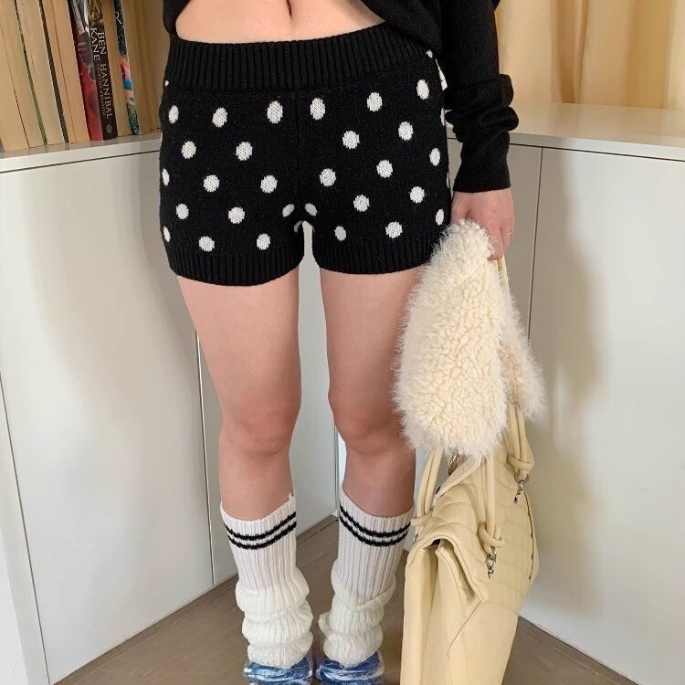 Resti Black and White Polka Dot Early Autumn Hoo Knit Shorts from the Beautiful Mei Store Are Perfect for Warm Weather Resti Black and White Polka Dot Early Autumn Hoo Knit Shorts from the Beautiful Mei Store Are Perfect for Warm Weather