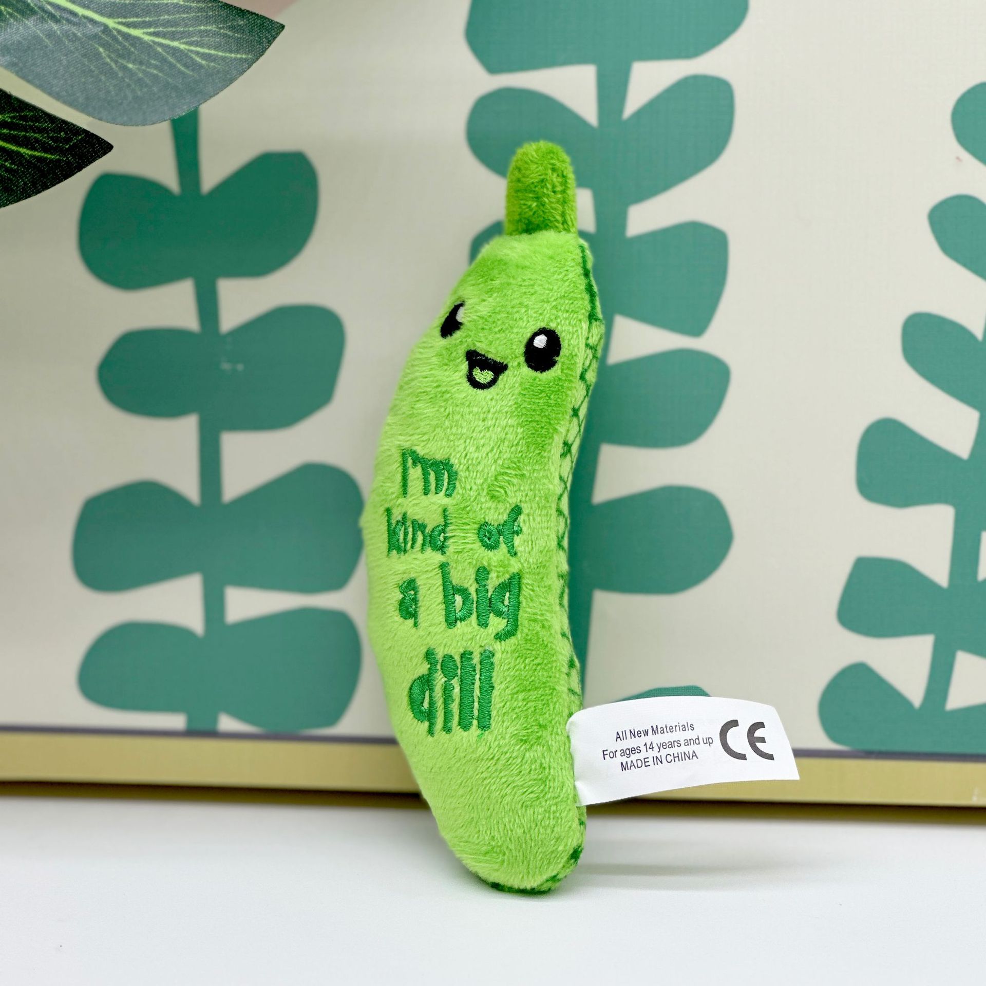 Nuevo estilo transfronterizo chew toy muñeco de pepino de peluche gato mordiendo menta gatera juguetes de sonido suministros para mascotas