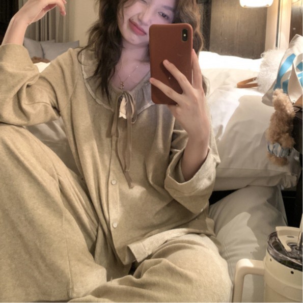 Korean Ins Women's Autumn and Winter New Korean Style Cute Towel Velvet Lace Splicing Home Wear Set Wholesale Korean Ins Women's Autumn and Winter New Korean Style Cute Towel Velvet Lace Splicing Home Wear Set Wholesale