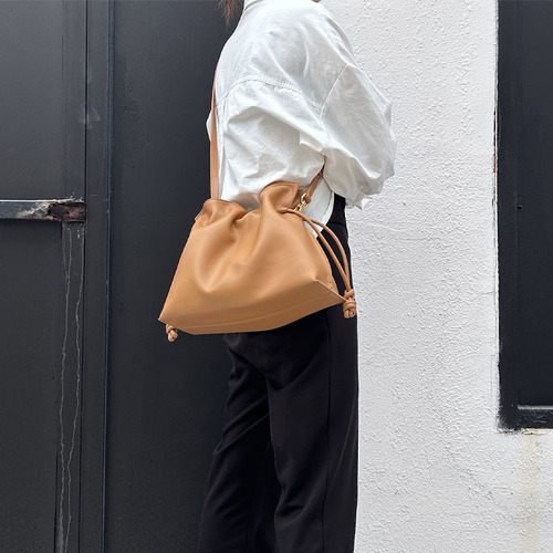 2024 New Fashion Versatile Crossbody/Shoulder Strap Leather Drawstring 