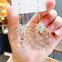 水晶莲花三圆圈耳环女大气网红百搭耳饰防过敏高端设计感耳坠气质
