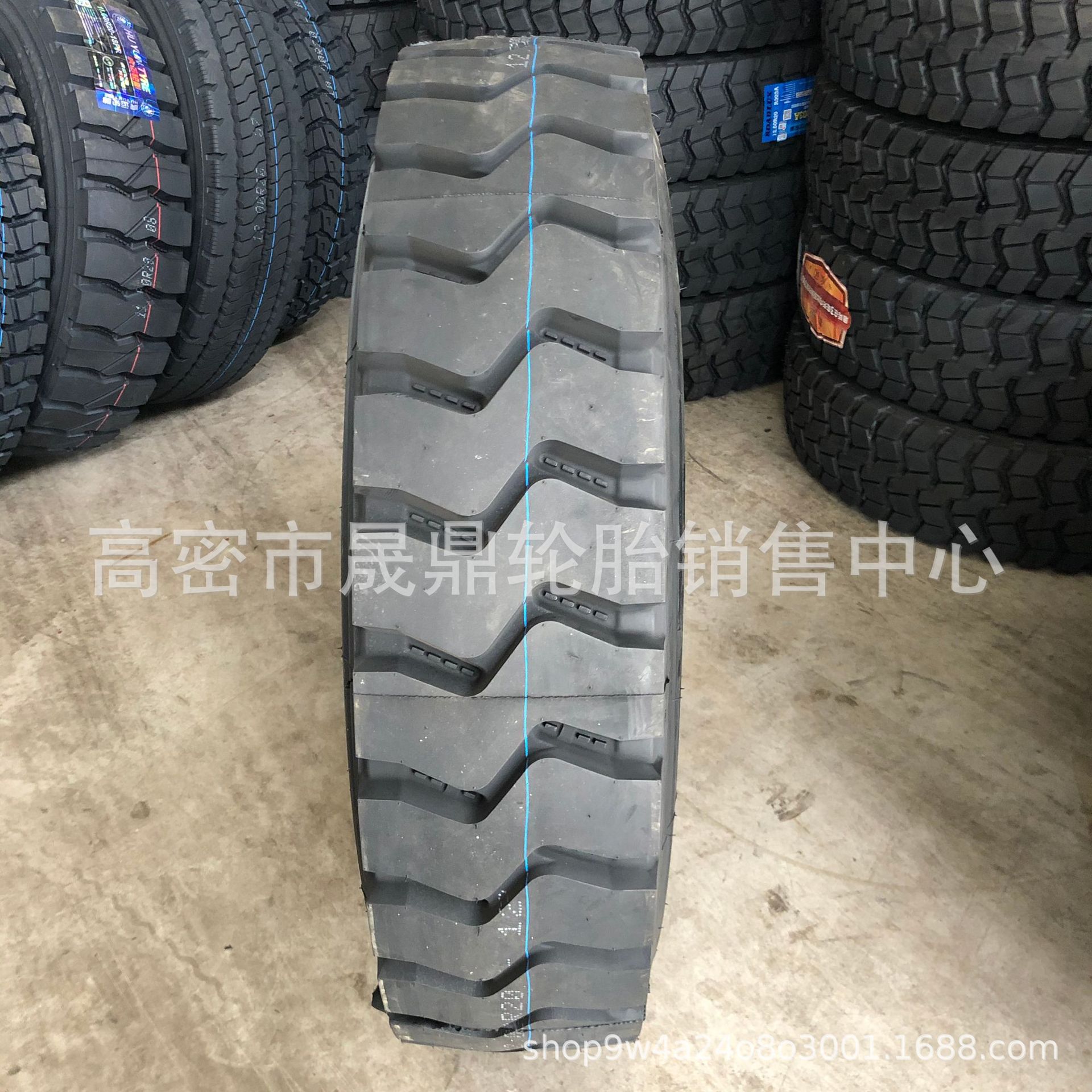 全钢丝卡车货车矿山轮胎   825/900/1000/1100/1200R20 卡车胎