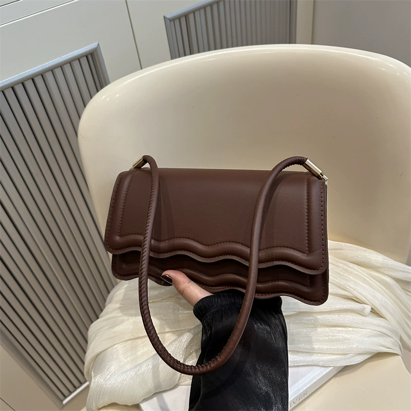 Clutch Shoulder Bag, Chain Strap, Wallet-Style Compact One-Shoulder