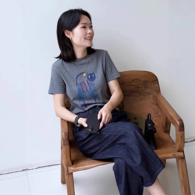 Dark Gray Oil Painting Kitten Print Autumn and Summer Long and Short Sleeve T-Shirt with a Slimming Design, Super Pretty and Unique Top for Women