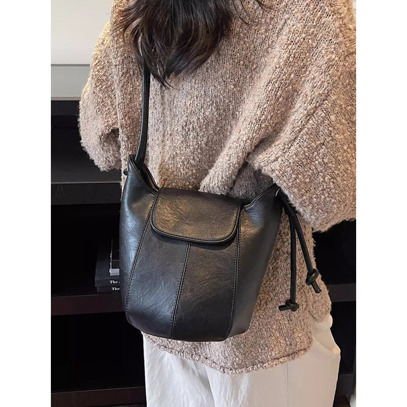 Wholesale Fashion Niche Design 2026 New Women's Bucket Bag Retro Simple High-End Versatile Women's Shoulder Bag
