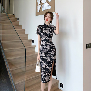 Retro printed mesh pleated and split qipao dress for slimming effect