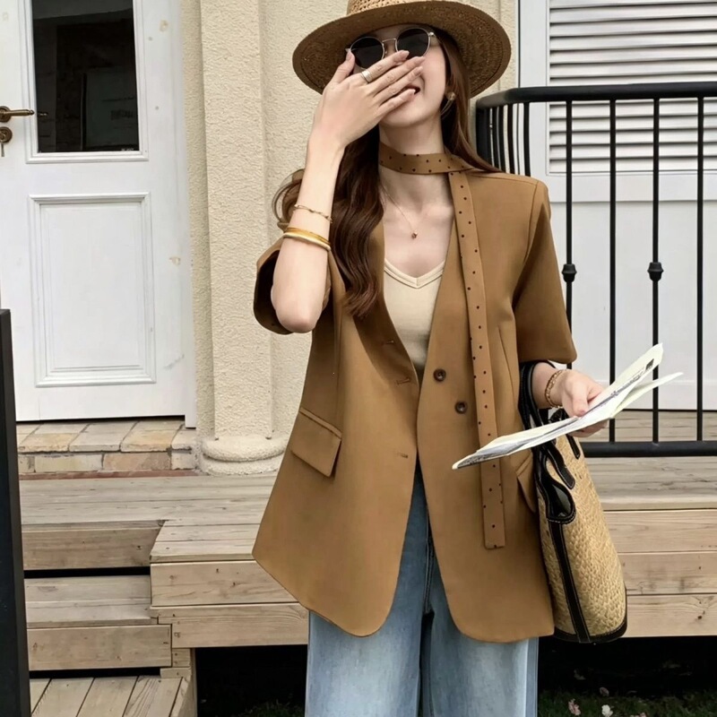 Jinbu Kangfu vintage Hong Kong style short-sleeved blazer for women, paired with polka dot ribbon, summer thin loose fit, slimming and stylish Jinbu Kangfu vintage Hong Kong style short-sleeved blazer for women, paired with polka dot ribbon, summer thin loose fit, slimming and stylish