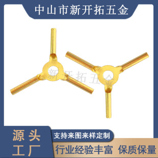��ͨ��C���B���~���~�׿��Ľӵ�Ƭ�~��ĸ������_�_�����B����