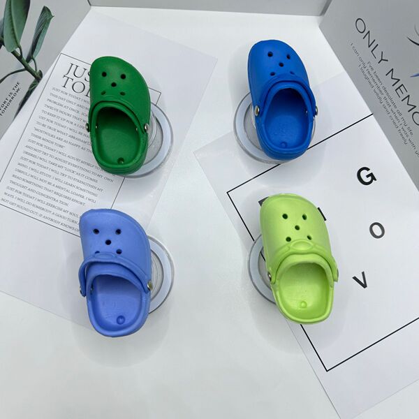 Three dimensional cute sandals