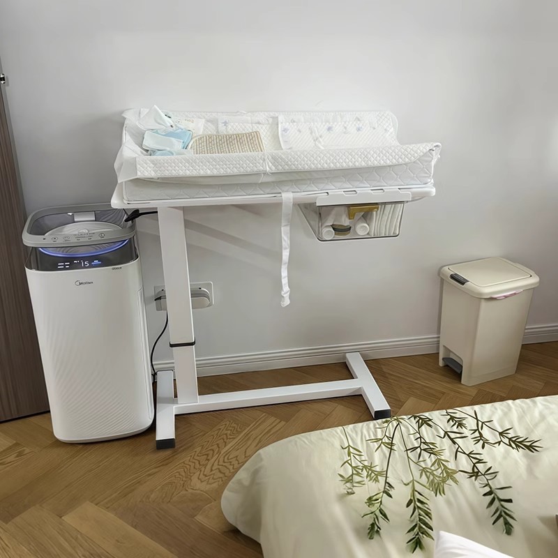 Mesa de noche mesa de elevación extraíble estante para productos para bebés dormitorio de apartamento pequeño mesa de alimentación para bebés junto a la cama