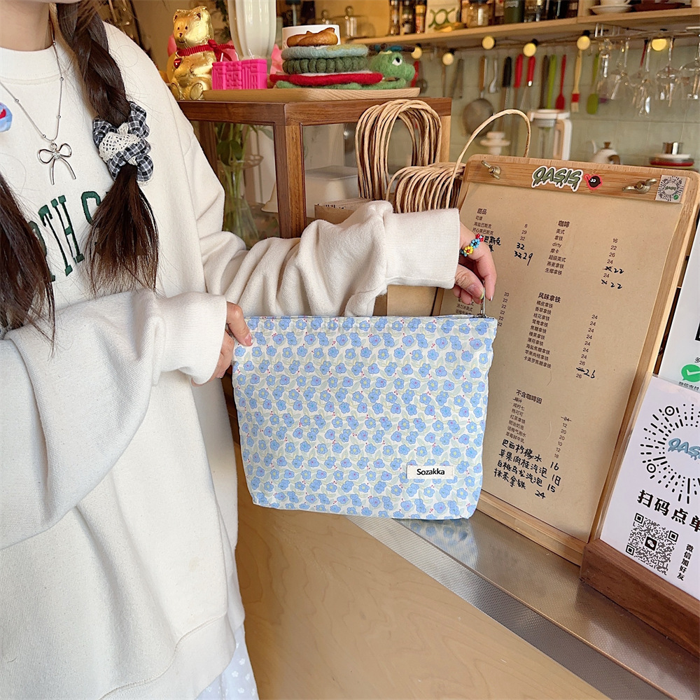 3432 ins Niche floral makeup bag, lotion and skin care product storage bag, portable large-capacity inner liner bag for women undefined