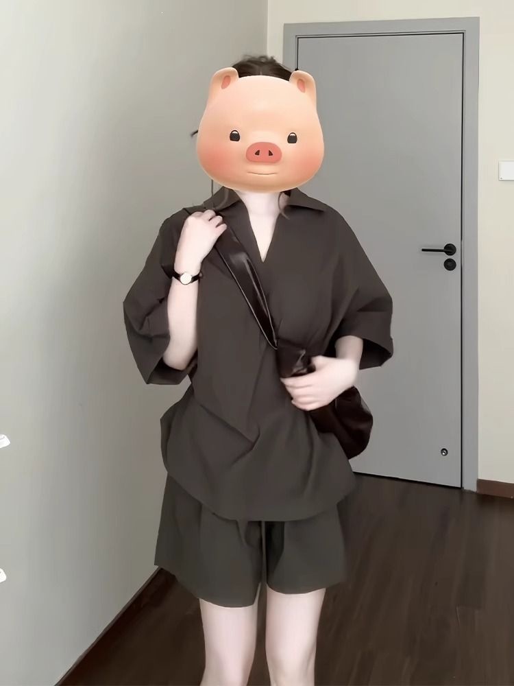 Bộ thể thao nữ mùa hè phong cách Mỹ cổ ve áo tay ngắn quần short Hàn Quốc hai mảnh — Màu nâu (áo+quần đùi) chi tiết 5
