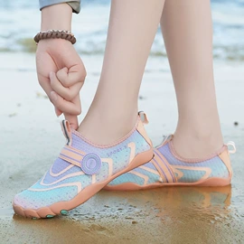 综合训练鞋;足球鞋;厚底拖鞋