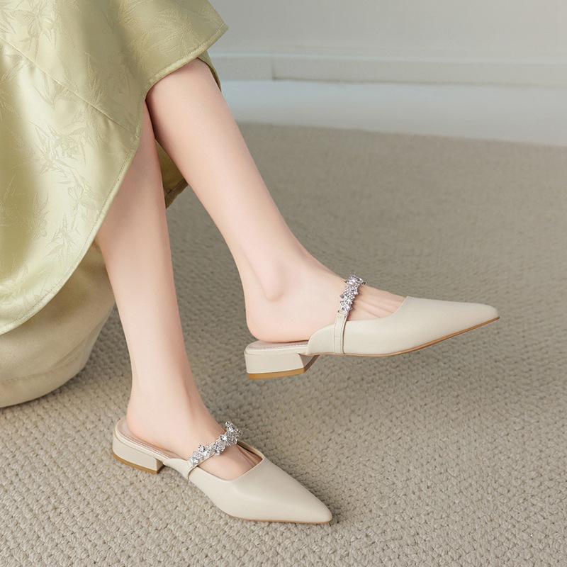 Mule nữ bít mũi đính đá gót thấp — BL268 màu be