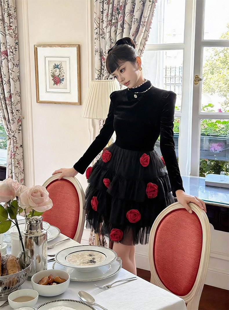 Đầm suông midi cổ tròn thắt eo ren hoa lưới xòe bồng — đen chi tiết 5