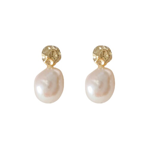 Baroque shaped freshwater pearls ~ 925 silver needle plated 14K stud earrings. Small, simple and luxurious earrings.
