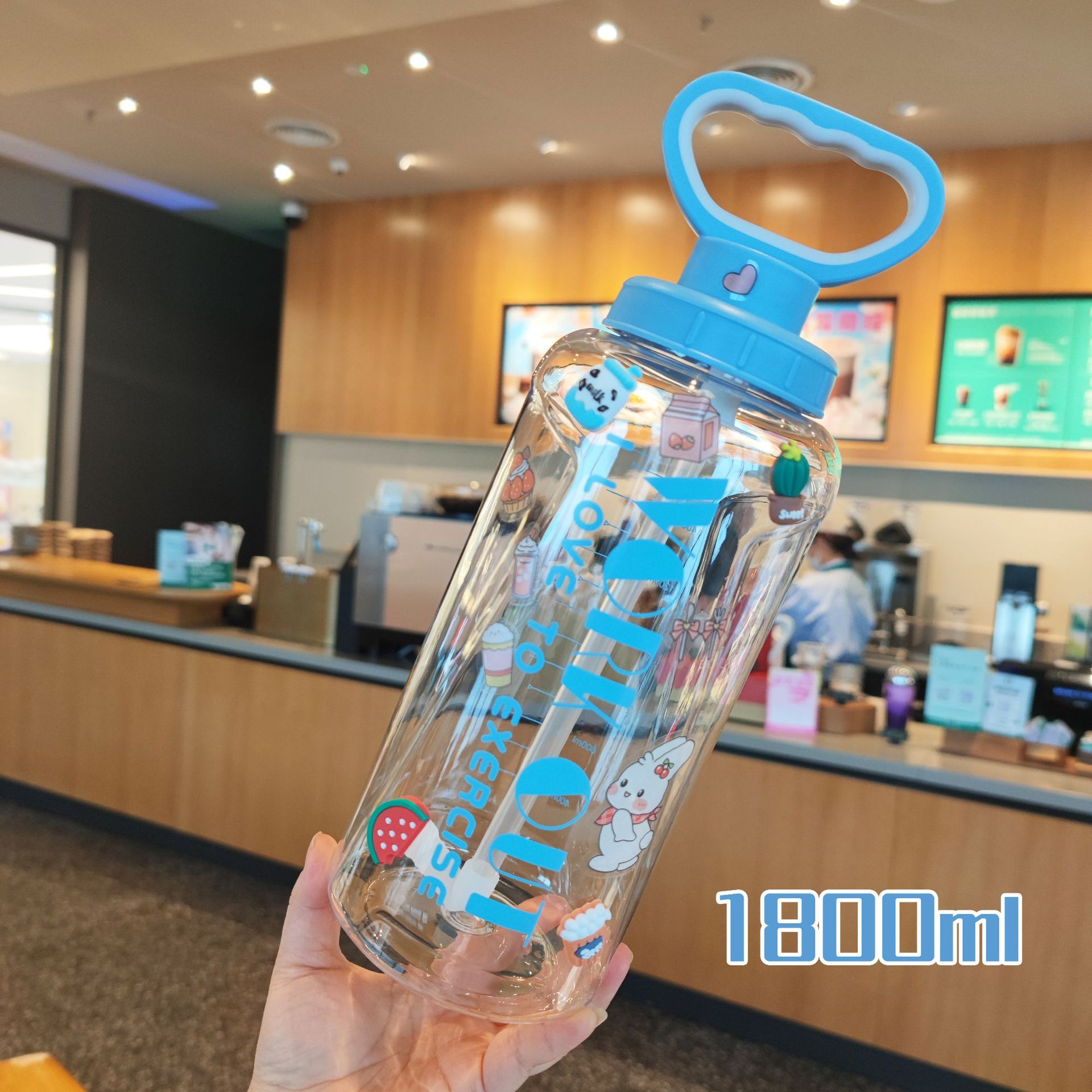 Fábrica al por mayor verano deportes al aire libre fitness portátil mango hervidor de gran capacidad paja campana taza agua 1800ml