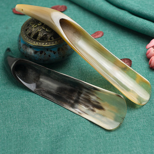 Beautiful natural shape Flower Horn long handle shoe puller shoe remover shoe remover yak horn household shoe pick without bending down
