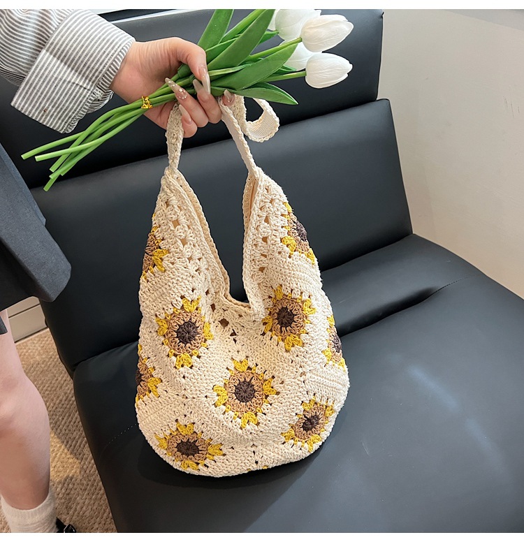 Trendy casual woven bag 2025 New style ins niche artistic straw woven bag Large capacity versatile single-shoulder armpit bag undefined