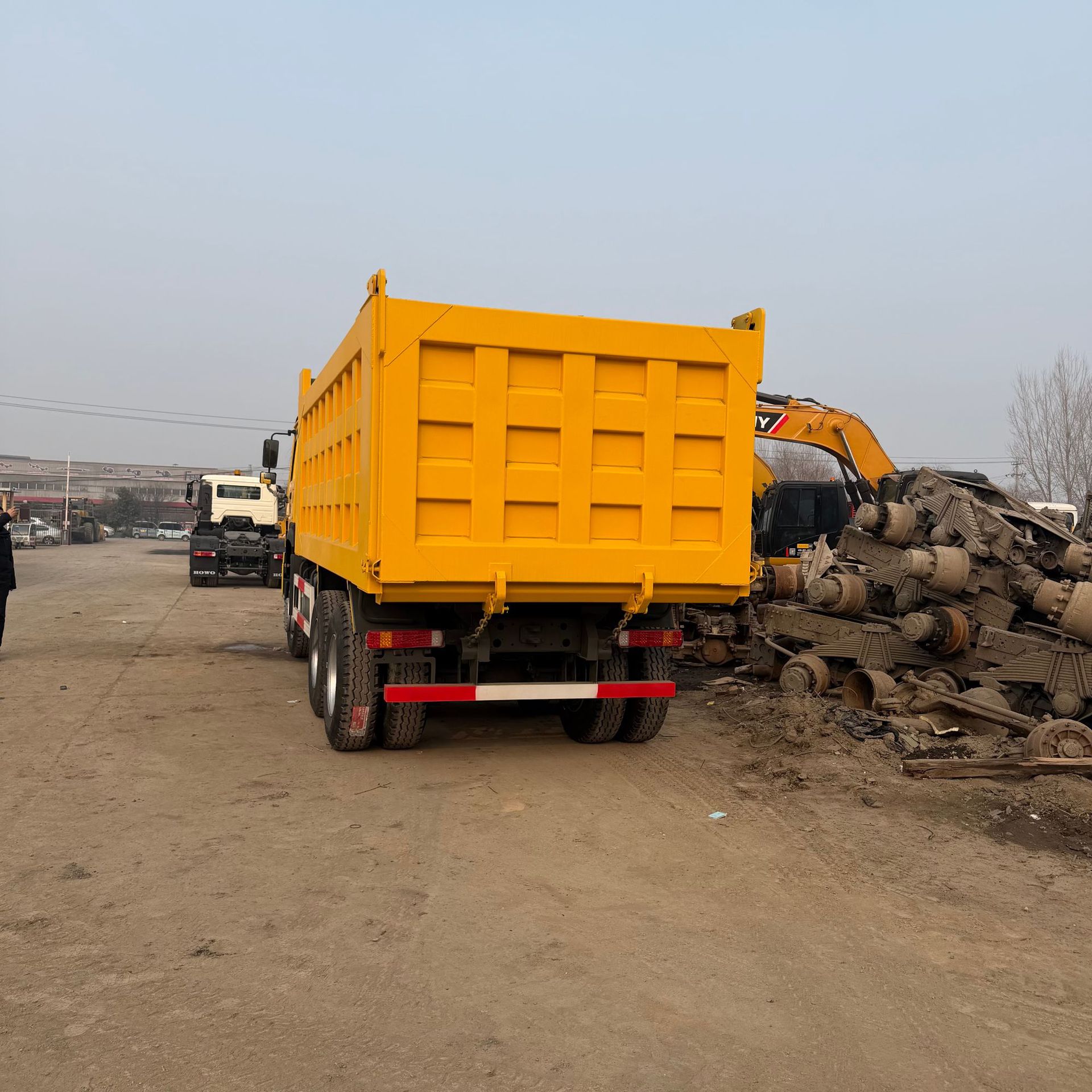 Factory Cross-Border Export of Howo Used Dump Trucks, 371 Horsepower, In-Stock Heavy-Duty Trucks, Engineering Dump Trucks, 10-Wheelers
