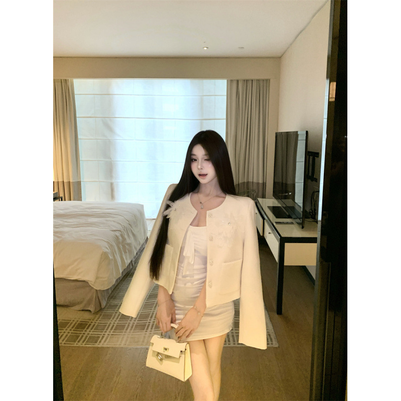 秋季新款法式小香风白色立体花朵法式圆领短款外套女上衣|undefined