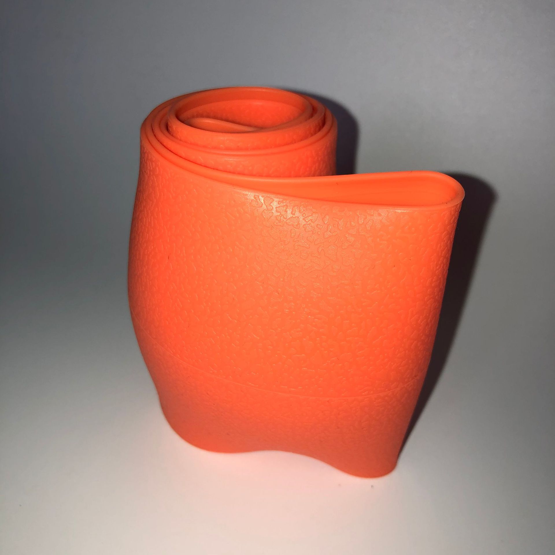 Patrón de cuero cubierta del volante de silicona de moda antideslizante cubierta de la manija de silicona absorbente de sudor cubierta del volante universal cuatro estaciones Universal