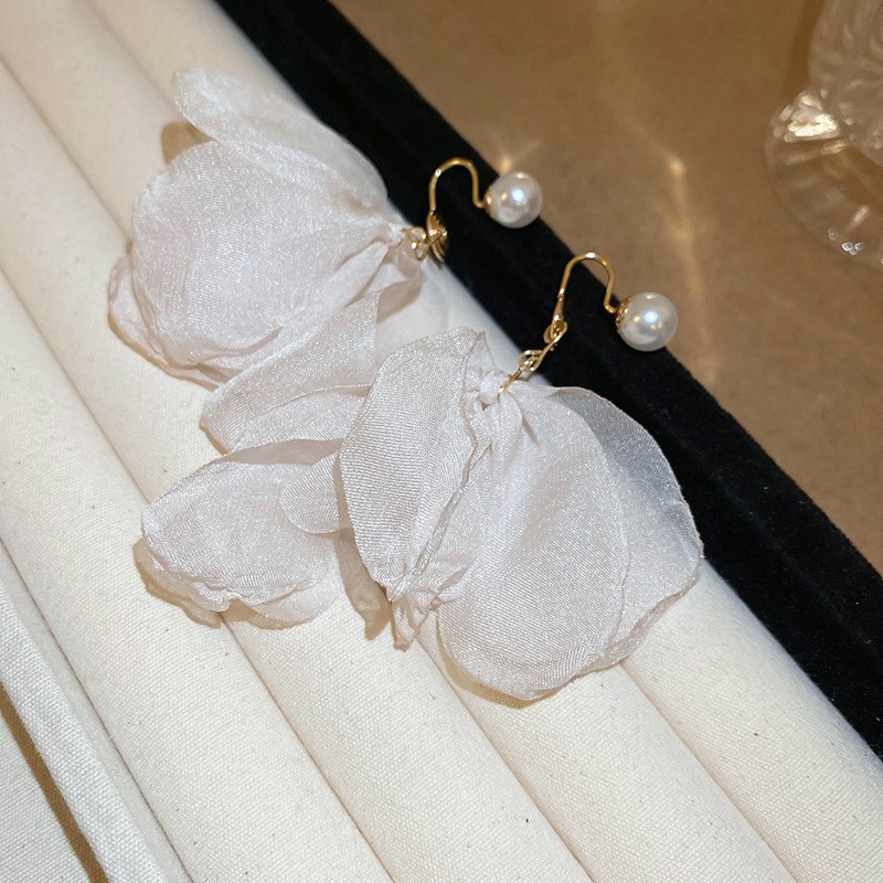 Pendientes de pinza de oreja de perla de temperamento de lujo ligero francés