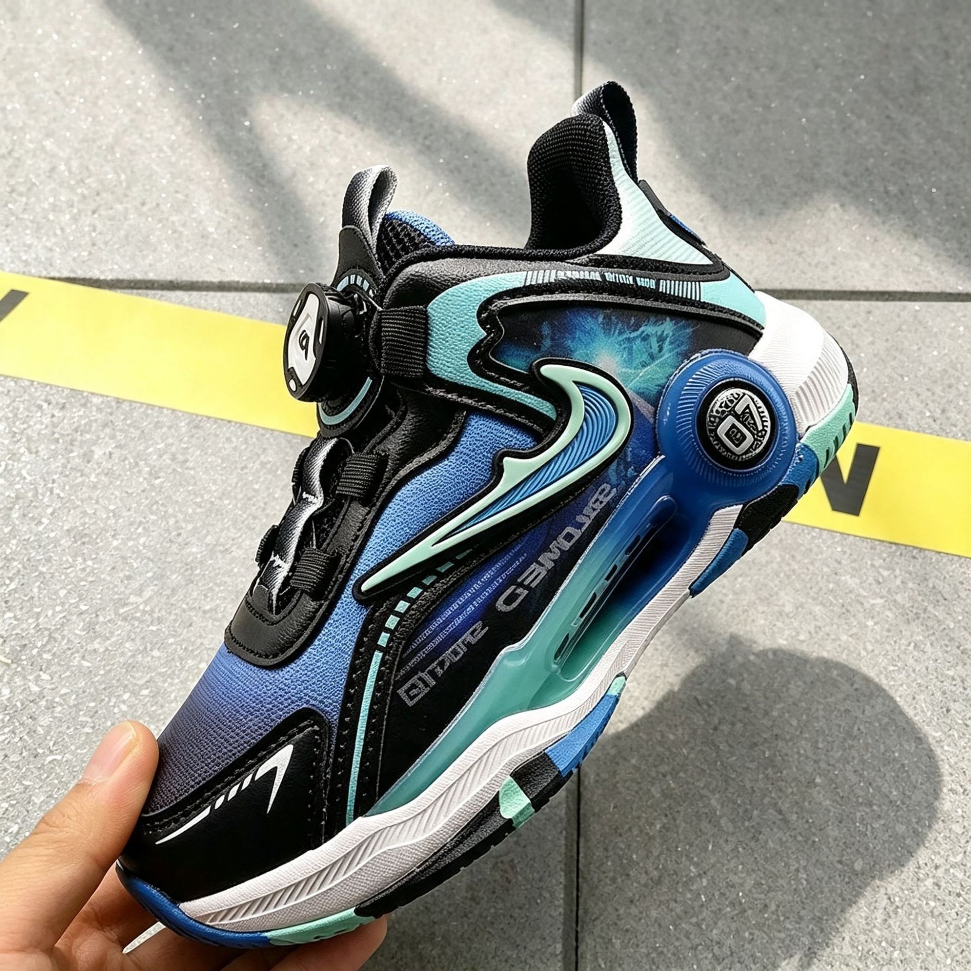 Zapatos de baloncesto con superficie de cuero, fricción, otoño de 2026, nuevos zapatos deportivos antideslizantes y resistentes al desgaste juvenil.