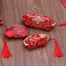 丝绒喜糖袋婚庆用品结婚中式喜糖盒宝包风锦缎钱包装喜糖的袋子