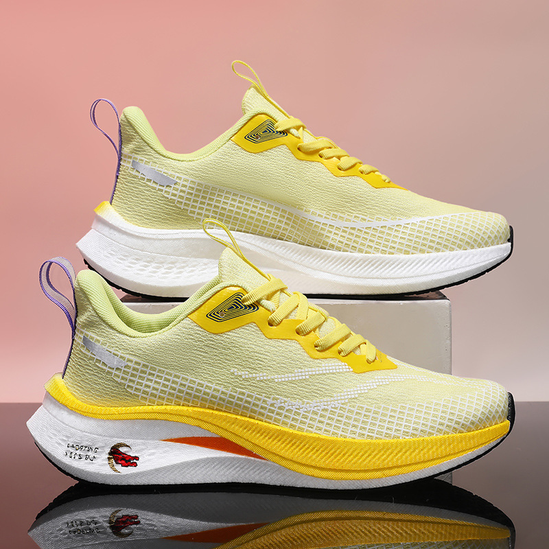 2024 verano nuevas zapatillas respirables antideslizantes de malla ligera para correr zapatos de entrenamiento de maratón profesional
