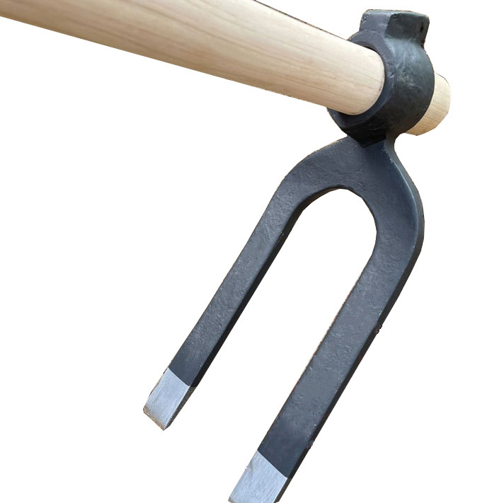 批发农用锰钢锄头两齿山锄开荒锄翻土挖笋加厚家用锄头