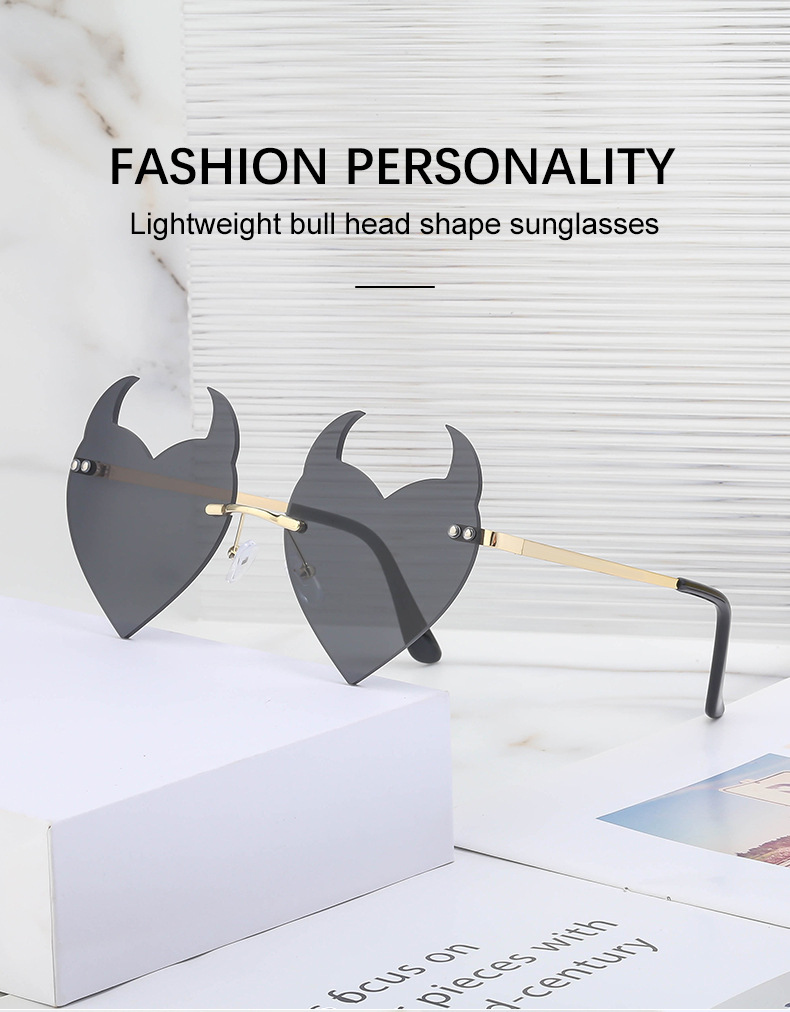 Women's Fashion Heart Shape Pc Special-shaped Mirror Metal Frameless Sunglasses display picture 1