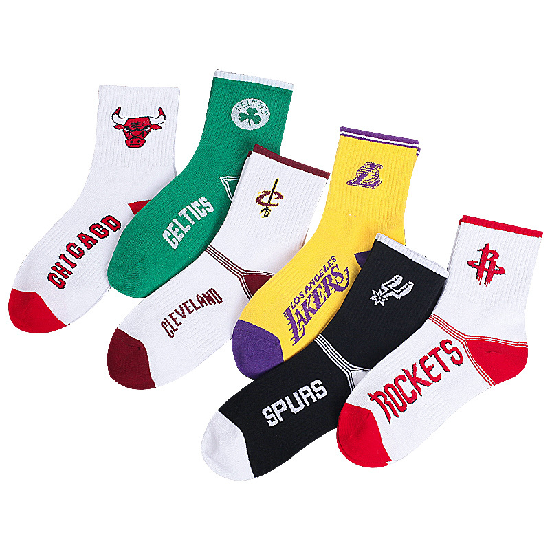 Calcetines de algodón para hombres a media pierna calcetines de baloncesto de la NBA de moda europea y americana logotipo del equipo estilo universitario estudiante calcetines deportivos hombres