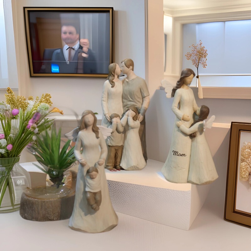 European Mother's Day Valentine's Day Resin Imitation Wood Effect Angel Couple Family Living Room Desktop Decorations