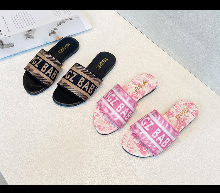 2024 sommer Neue Koreanische kinder Flachen Boden Brief Cool für Kleine Mädchen Weiche Sohle Outwear Mode Casual Hausschuhe_voghion.com
