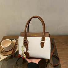 �͹�б������С������������Ů2026�¿�����e�OӋ�r�к��s�μ�