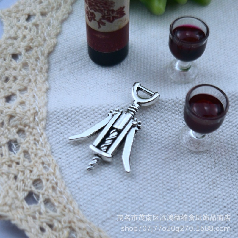Pequeño paño bebé casa accesorios DIY mini miniatura comida y juego modelo simulación botella de vino abridor aleación artículos pequeños adornos