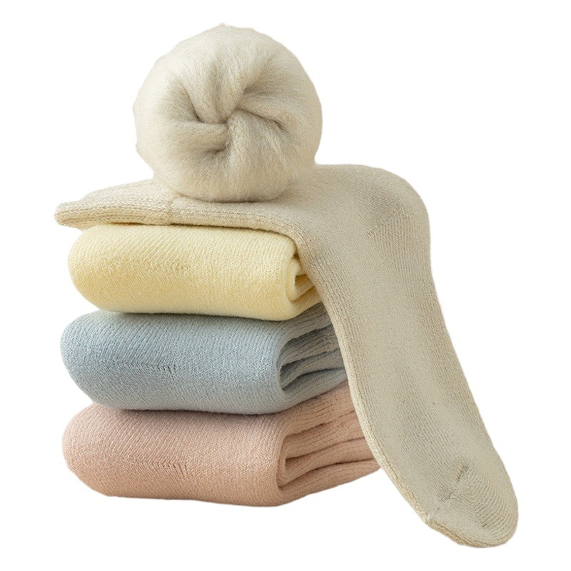 Calcetines de confinamiento engrosados de otoño e invierno para mujer Calcetines de piso de toalla a media pantorrilla cepillados