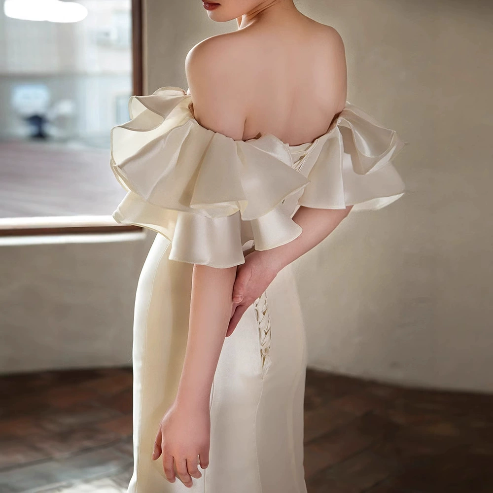 Retro elegant wedding dress, "fish tail" cut, simple cut