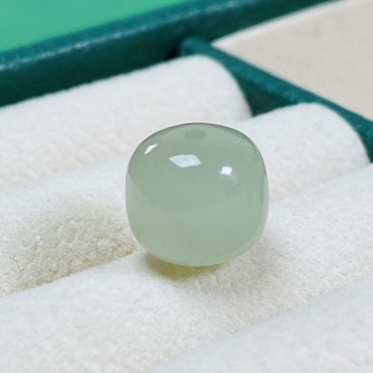 Hetian Jade Qinghai Material Green White Old Beads Scattered Beads Sunny Water Bucket Beads DIY Bracelet Bucket Beads with Beads Jewelry