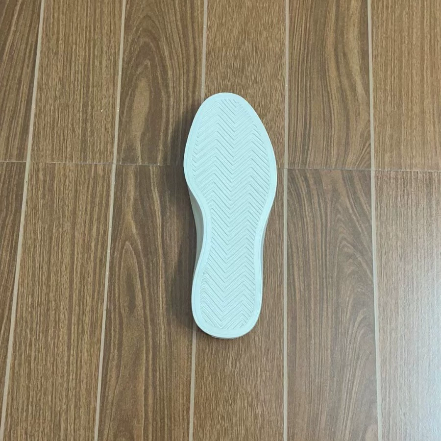 Прямые поставки с фабрики новых женских повседневных туфель с легкой, высокоэластичной, износостойкой, нескользящей резиновой пенопластовой подошвой типа IP-инжекции.