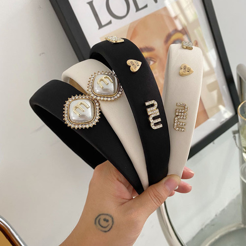 Autumn and winter hair accessories going out rhinestone headband wide-brimmed textured pearl headband letter satin hair bundle fairy sponge hair hole