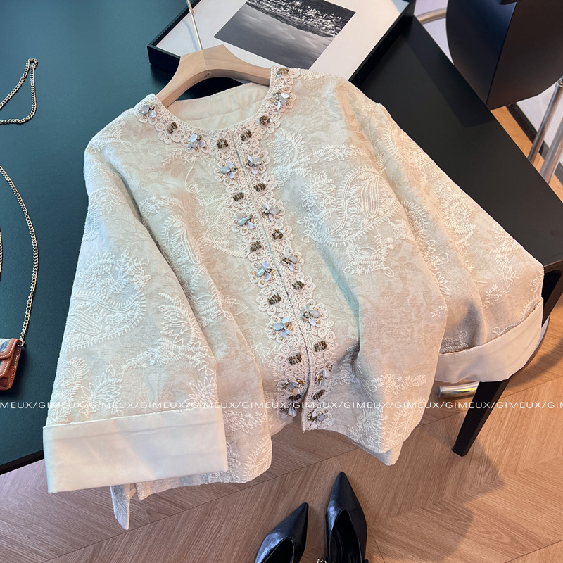 New Chinese Style Retro Embroidered Short Jacket for Women 2025 Autumn and Winter Design Heavy Beaded Long-Sleeved Top Trendy
