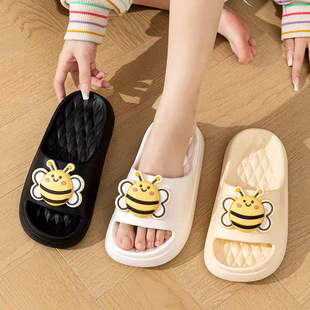���Qԡ�қ���ЬŮ���⴩�ļ��¿�ɐ��۷�ܛ��һ����Ů�����ĥ