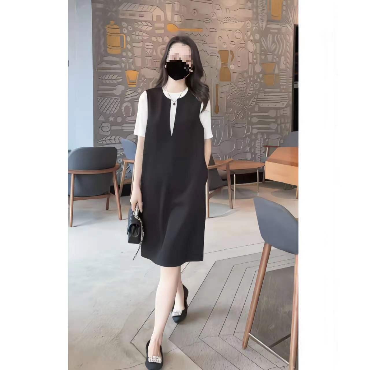 심플 패션 블랙 빅 스커트 여성의 2024 봄과 여름 새로운 느슨한 슬림 벨리 커버 중간 길이 올 매치 스커트