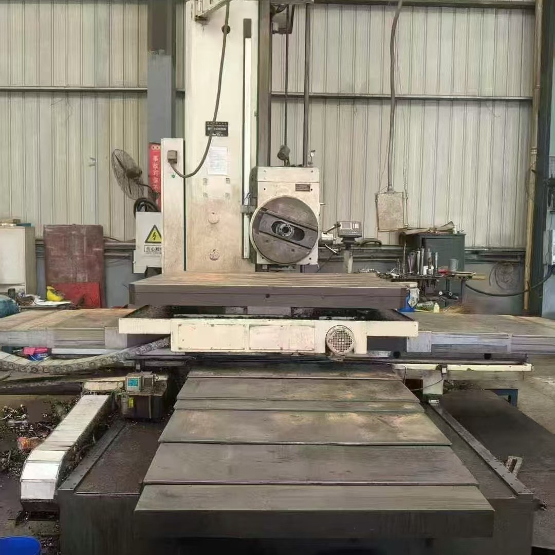 出售二手沈机TX6113C-2数显卧式镗床钻孔直径80W轴行程:900