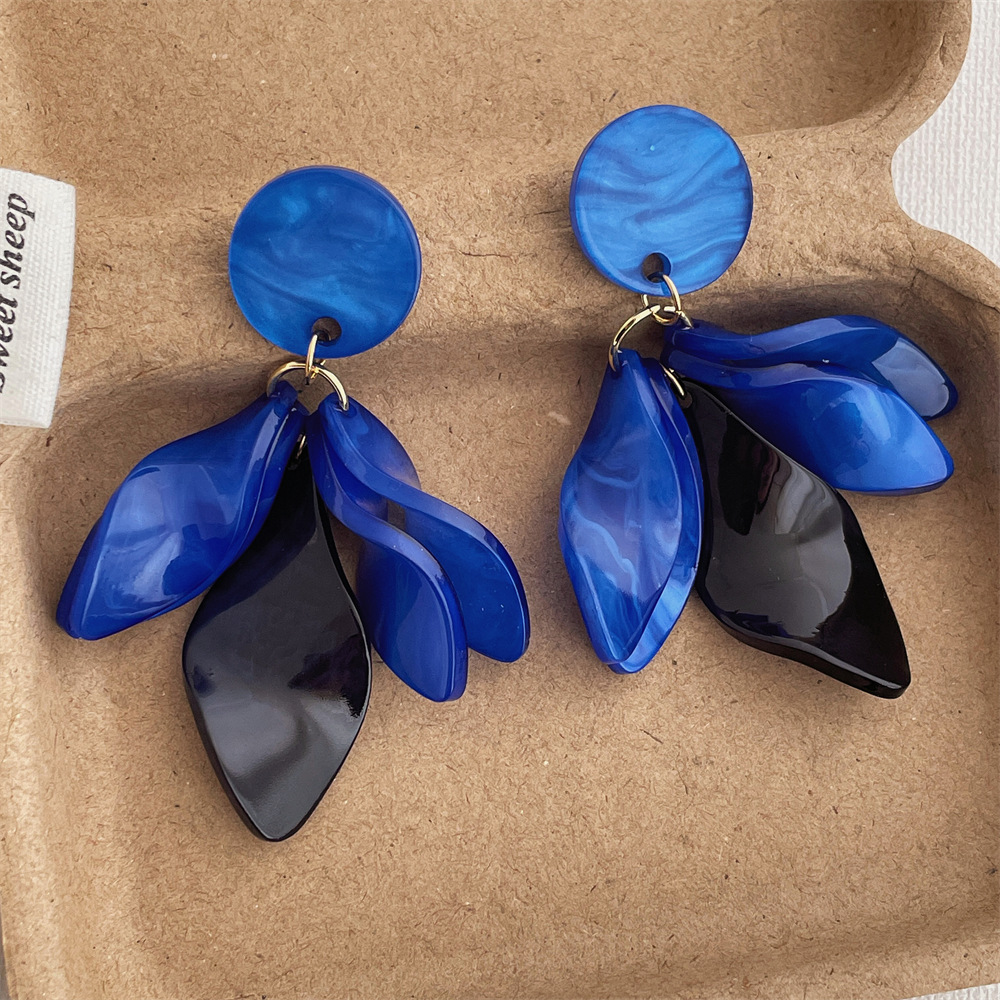 18g Weight Copper Alloy Ear Needle Material Drop Earrings Classification 1 Pair Quantity Daily Occasion Acrylic Material Petal Pattern Women's Gender Retro, Sweet Style Polishing Craft 1 Pair Retro Sweet Petal Polishing Acrylic Drop Earrings 5