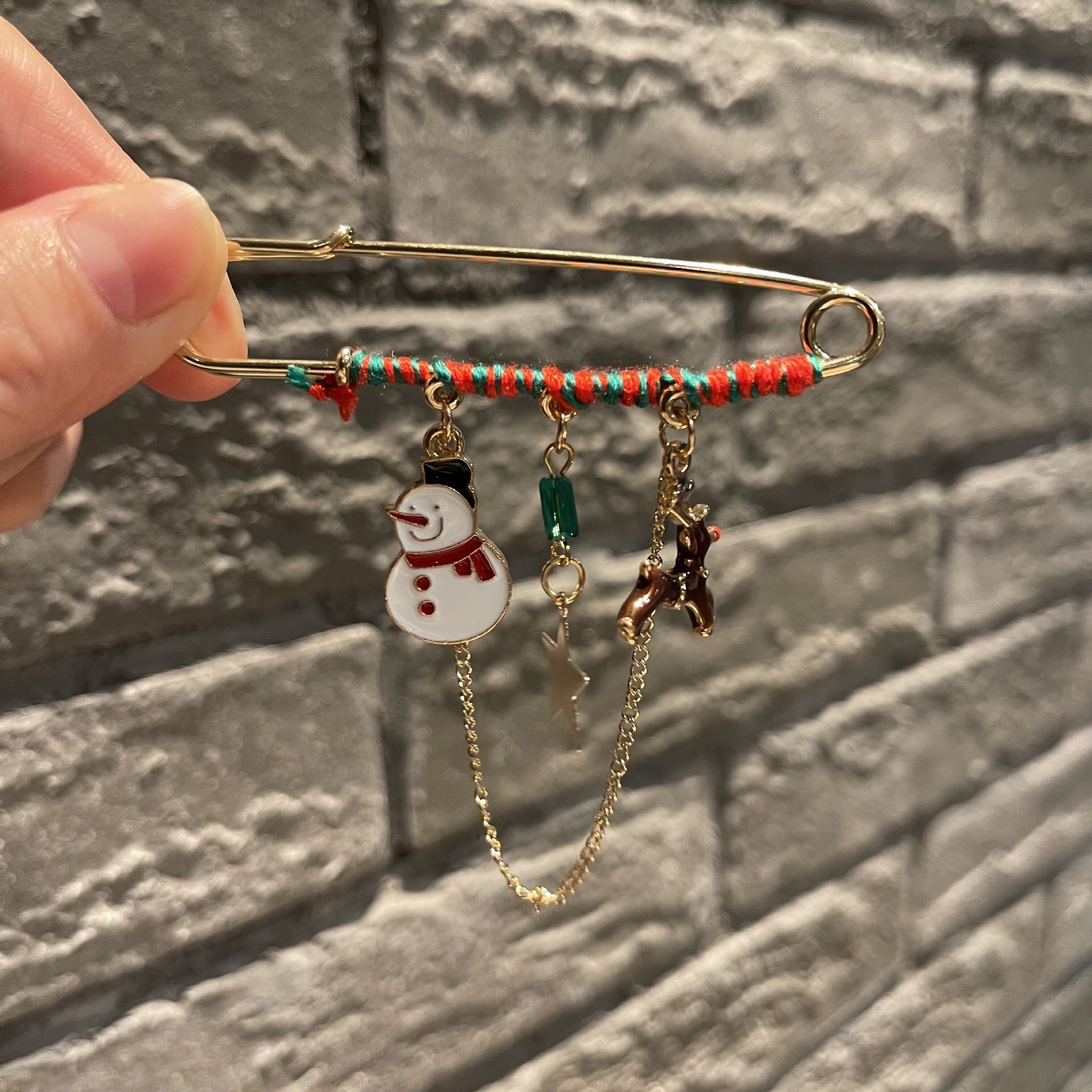 Santa Claus, Star, Elk Pattern Cute Pin Santa Claus Star Elk Alloy Enamel Unisex Brooches