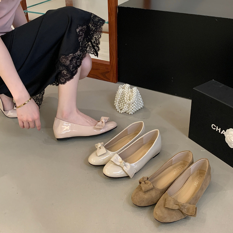 French-Style Minimalist Chanel-Inspired Round-Toe Chunky Heel Commuter Shoes for Women, 2026 Summer New Model, Suitable for Pairing with Dresses, Soft-Soled Shallow Single Shoes French-Style Minimalist Chanel-Inspired Round-Toe Chunky Heel Commuter Shoes for Women, 2026 Summer New Model, Suitable for Pairing with Dresses, Soft-Soled Shallow Single Shoes