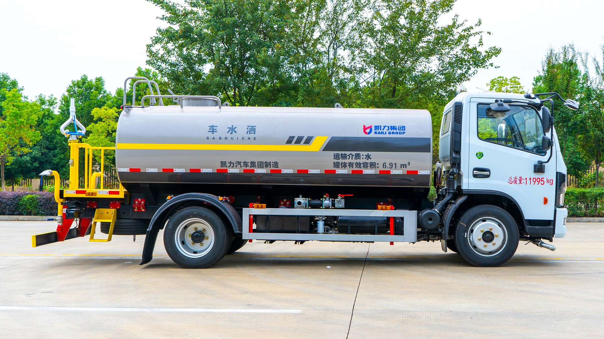 10 Square Dongfeng Dolica Sprinkler Truck, 15 Square Landscaping Spray Truck, Construction Site Dust Reduction Water Tank Truck, Fog Cannon Truck